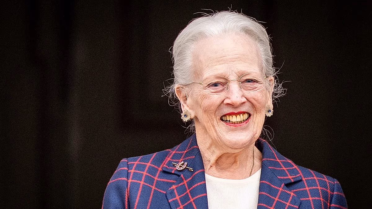 Dänemarks Königin Margrethe wurde mit Schmerzen in der Brust in Kopenhagen ins Krankenhaus eingeliefert, teilte das königliche Gericht mit