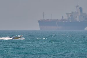 Der Ölpreis erreicht vorübergehend den Kriegshöchststand von 126 US-Dollar, da die Pattsituation zwischen den USA und dem Iran Versorgungsängste schürt