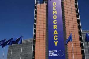 Die EU hat ihr strengstes KI-Gesetz vereinfacht: Was hat sich geändert und warum ist es wichtig?