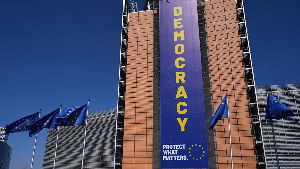Die EU hat ihr strengstes KI-Gesetz vereinfacht: Was hat sich geändert und warum ist es wichtig?