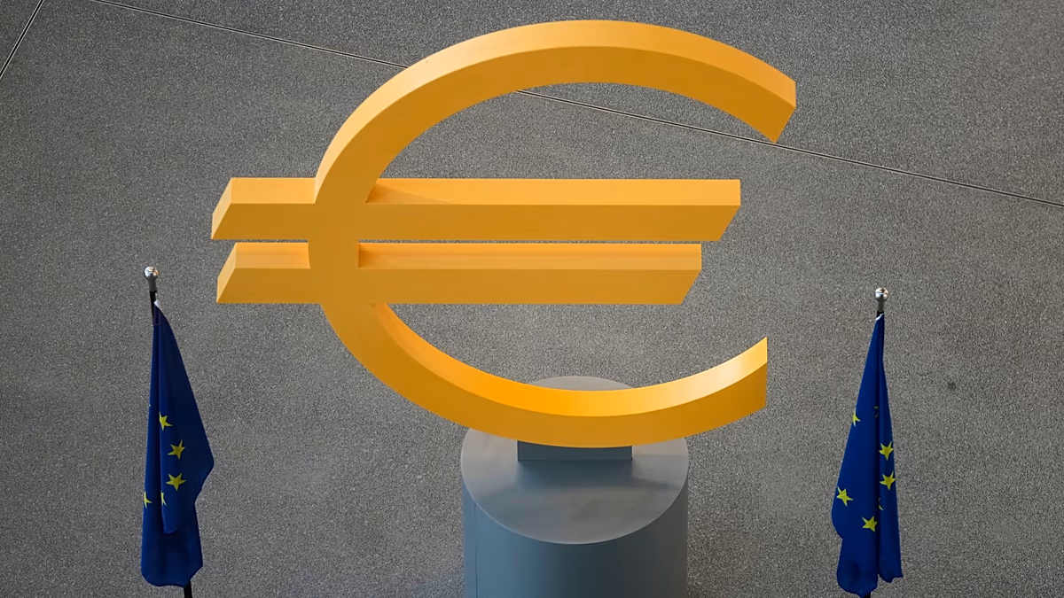 Die EZB belässt den Zinssatz bei 2 %, da die Inflation steigt und sich das Wachstum in der Eurozone verlangsamt