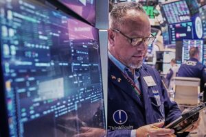 Die Ölpreise fallen und die Märkte steigen aufgrund des Optimismus über das Waffenstillstandsabkommen mit dem Iran