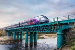 Die Zugfahrten von Dublin nach Belfast werden durch eine 700 Millionen Euro teure Bahnrenovierung auf unter zwei Stunden sinken