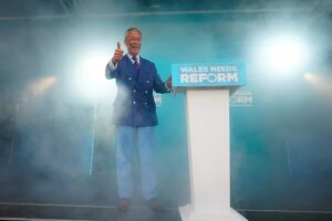 Die rechtsextreme Partei Reform UK erwartet bei den Kommunalwahlen am Donnerstag enorme neue Gewinne