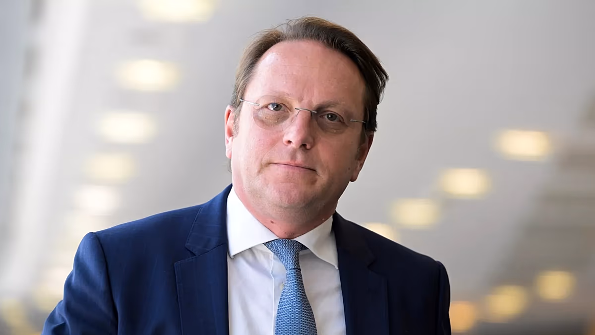 EU gibt Ungarns Várhelyi-Spionageermittlung in Brüssel frei
