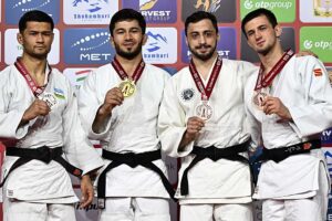 Gold für Tadschikistan am ersten Tag in Duschanbe