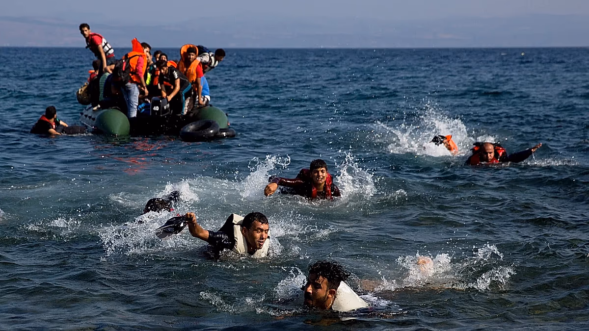 Griechische Küstenwache wird beschuldigt, Flüchtlingsboote in der Ägäis zurückgedrängt zu haben, sagt NGO