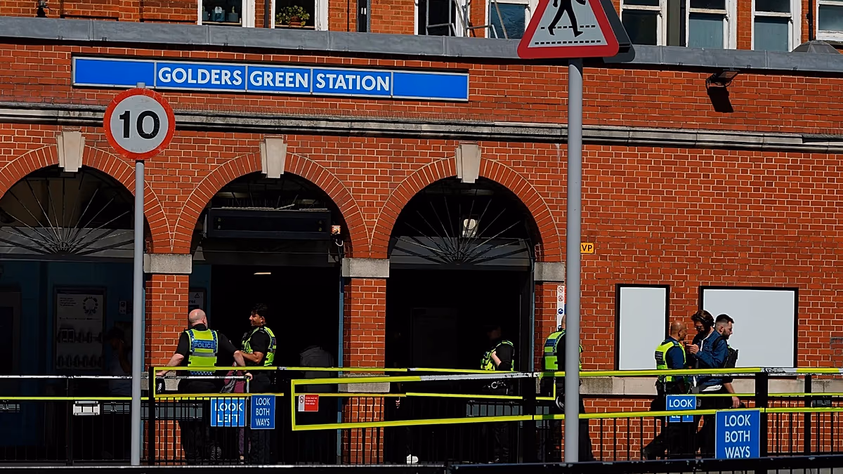 Großbritannien stuft die Terrorgefahr auf „schwer“ ein, nachdem im Norden Londons zwei jüdische Männer erstochen wurden