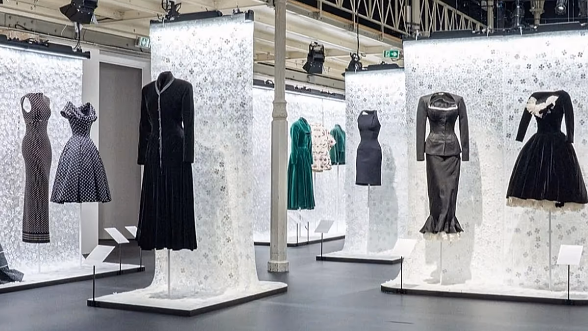 Meister bei der Arbeit: Neues Buch vereint die Haute Couture von Azzedine Alaïa und Christian Dior
