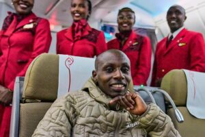 Nairobi begrüßt Marathon-Star Sabastian Sawe nach rekordverdächtigem Sieg in London. Sabastian Sawe kehrt nach Nairobi zurück, nachdem er in London den Marathon-Weltrekord gebrochen und der erste Läufer unter zwei Stunden in einem genehmigten Rennen geworden ist. 30.04.2026