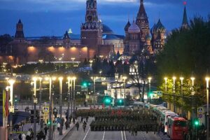Russland erklärt einseitig einen Waffenstillstand am Tag des Sieges, während Selenskyj einen eigenen Waffenstillstand anstrebt