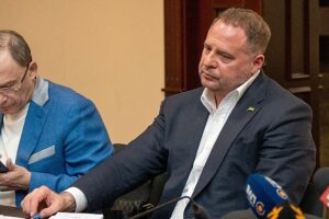 Selenskyjs ehemaliger Stabschef befindet sich wegen umfangreicher Korruptionsermittlungen in Haft