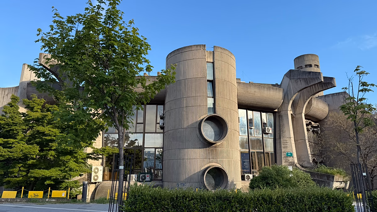 Warum brutalistische Architektur der neueste Reisetrend ist, der die sozialen Medien erobert