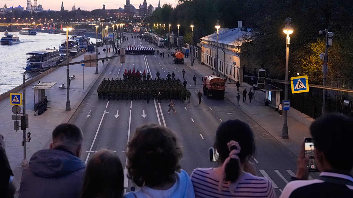 Wer kommt zu Putins Siegesparade – und wer nicht?