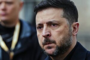 „Die Ukraine wird in gleicher Weise reagieren“, sagt Selenskyj, nachdem Russland den Waffenstillstand in Kiew gebrochen hat