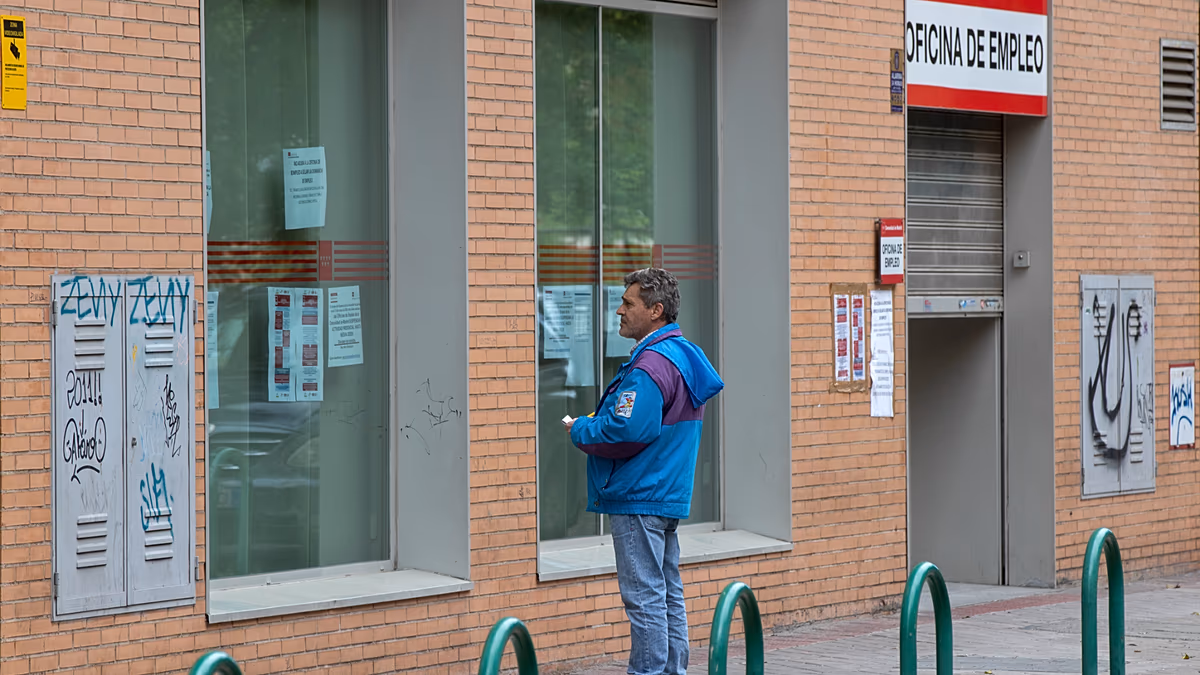 Die Arbeitslosigkeit sinkt auf den niedrigsten Stand seit Mai 2007, da die Beschäftigung in Spanien ein Rekordhoch erreicht