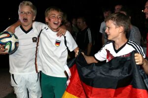 Babyboom nach dem Sommermärchen: Erhöht Fußballfreude die Geburtenrate?