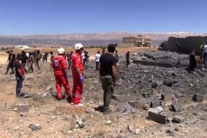 Bei Luftangriffen im Libanon kommen 18 Menschen ums Leben, während Einwohner aus Dörfern im Süden fliehen. Der Libanon meldete am 19. Juni 18 Tote, nachdem israelische Luftangriffe mehrere Orte im Süden und Osten des Landes getroffen hatten, was neue Bedenken hinsichtlich der Nachhaltigkeit einer Anfang dieser Woche angekündigten regionalen Friedensinitiative aufkommen ließ. 19.06.2026