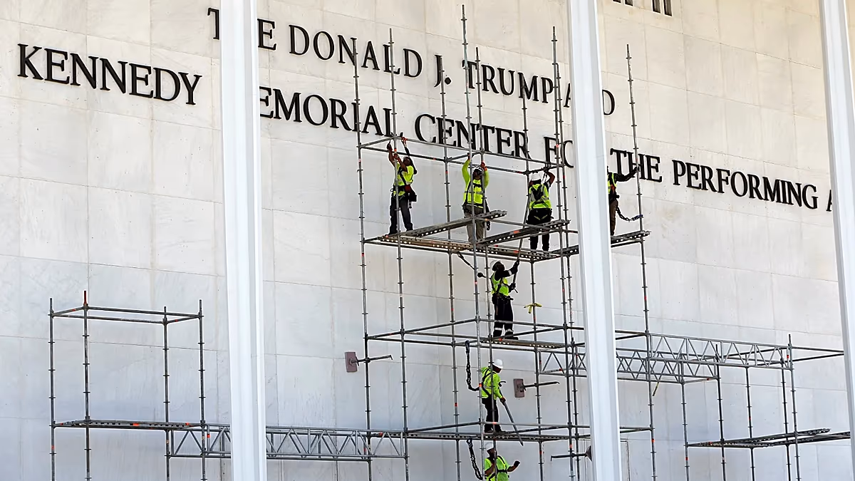 Bundesrichter lehnt Versuch ab, die Entfernung von Trumps Namen aus dem Kennedy Center-Gebäude zu stoppen