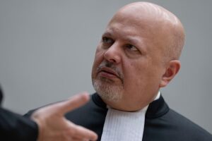 Der Chefankläger des IStGH hat das Verfahren wegen Vorwürfen sexuellen Fehlverhaltens ausgesetzt