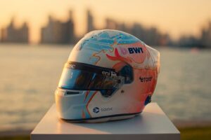 Der katarische Künstler entwirft den Helm von Pierre Gasly für den Großen Preis von Kanada