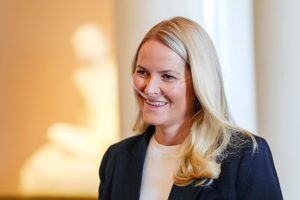 Die norwegische Kronprinzessin unterzieht sich erfolgreich einer Lungentransplantation