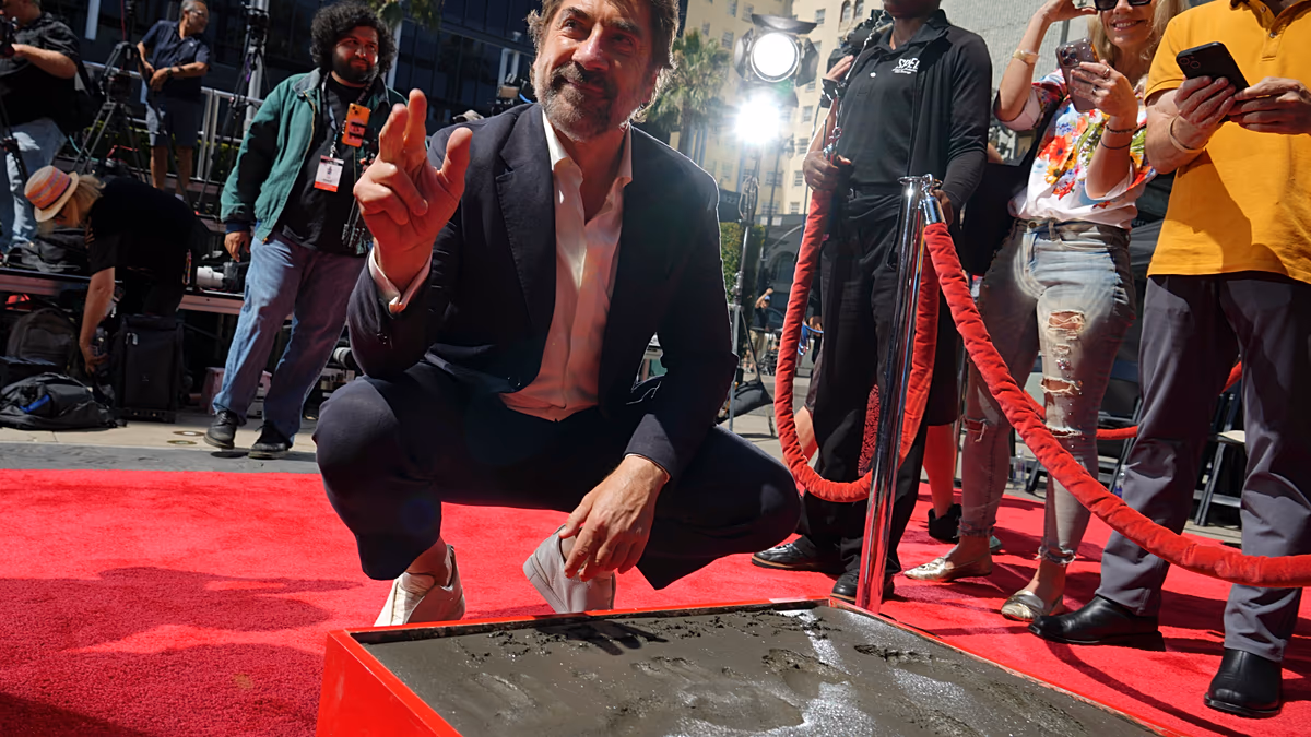 Javier Bardem begleitet Hollywood-Größen bei bahnbrechender Zeremonie