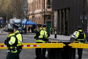Mann nach gewaltsamer Messerstecherei in Belfast festgenommen, teilte die nordirische Polizei mit