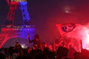 Nach gewalttätigen Feierlichkeiten zum Champions-League-Titel von PSG nimmt die französische Polizei in Paris Hunderte fest