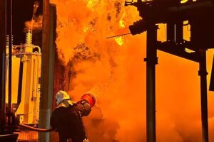Nach offiziellen Angaben führten ukrainische Angriffe zu Bränden in Ölanlagen in Russland und auf der Krim