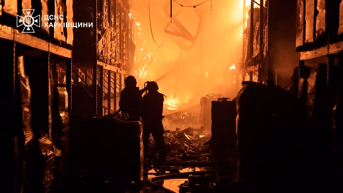 Neue russische Angriffe trafen Charkiw und Odessa, wobei ein Mensch getötet und Kinder verletzt wurden. Am 19. Juni ereigneten sich neue russische Angriffe in den ukrainischen Regionen Charkiw und Odessa. Dabei wurde eine Person getötet, Kinder und Erwachsene verletzt und über Nacht Häuser, Fahrzeuge und Tankstellen beschädigt. 19.06.2026
