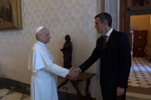 Papst Leo XIV. trifft Pedro Sánchez im Vatikan vor seinem Spanienbesuch