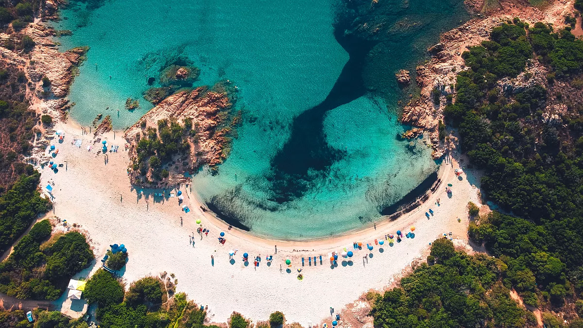 Reisen Sie nach Sardinien? Dies sind die Strandregeln, die Sie kennen müssen, um Geldstrafen von bis zu 3.500 € zu vermeiden