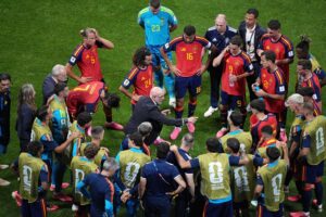 Spanien kann im Auftaktspiel der Weltmeisterschaft gegen Kap Verde nicht überzeugen, während Schweden Tunesien mit 5:1 besiegt
