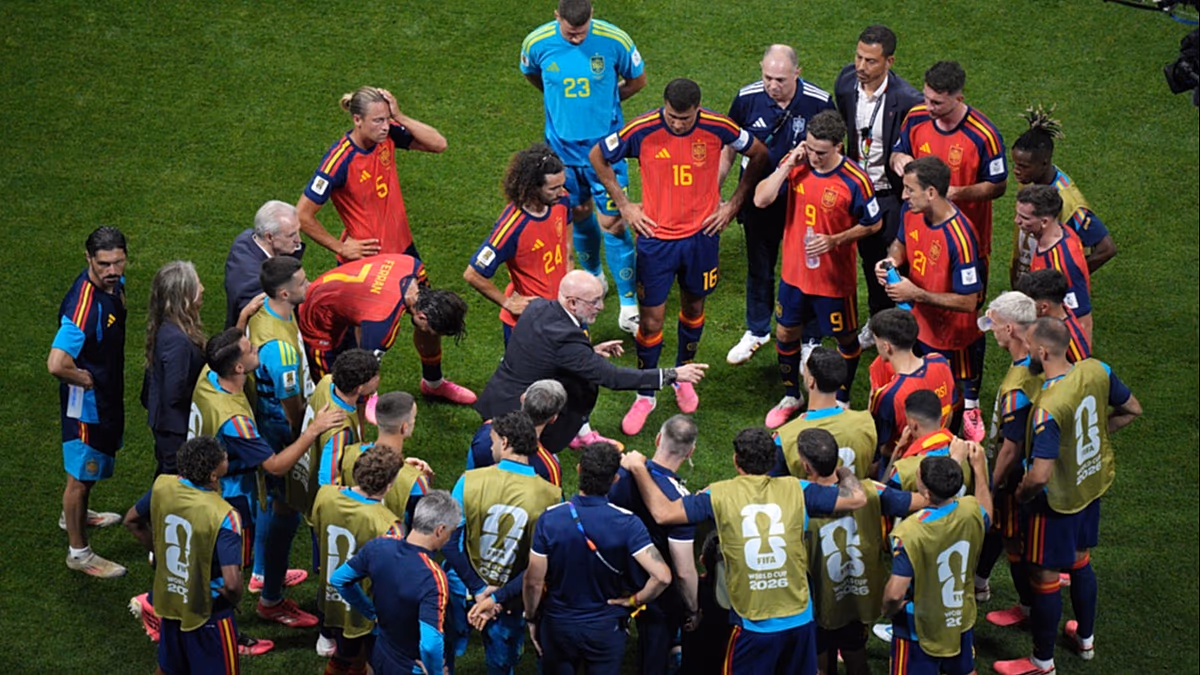 Spanien kann im Auftaktspiel der Weltmeisterschaft gegen Kap Verde nicht überzeugen, während Schweden Tunesien mit 5:1 besiegt
