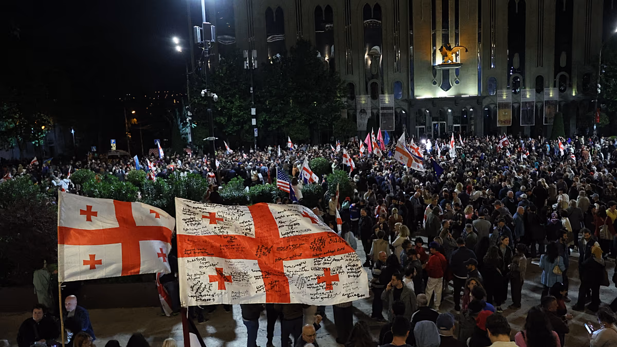 Tausende in Georgien demonstrieren für die EU-Mitgliedschaft, während das Land den 35. Jahrestag der Unabhängigkeit feiert