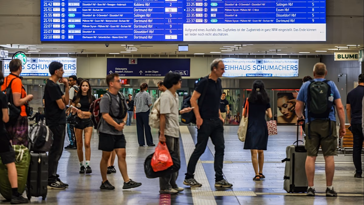 Tausende stranden, da eine technische Störung das gesamte deutsche Eisenbahnnetz vorübergehend lahmlegt