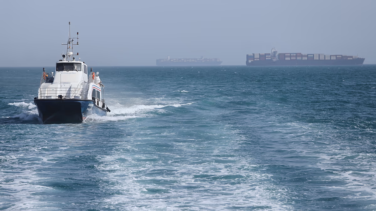 USA greifen in der Nähe von Oman einen Tanker an, der in den Iran fährt, was Indiens Protest wegen vermisster Besatzung auslöst