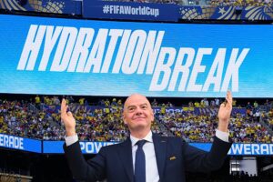 Warum gibt es so viel Empörung über die „Trinkpausen“ der FIFA bei der diesjährigen Weltmeisterschaft?