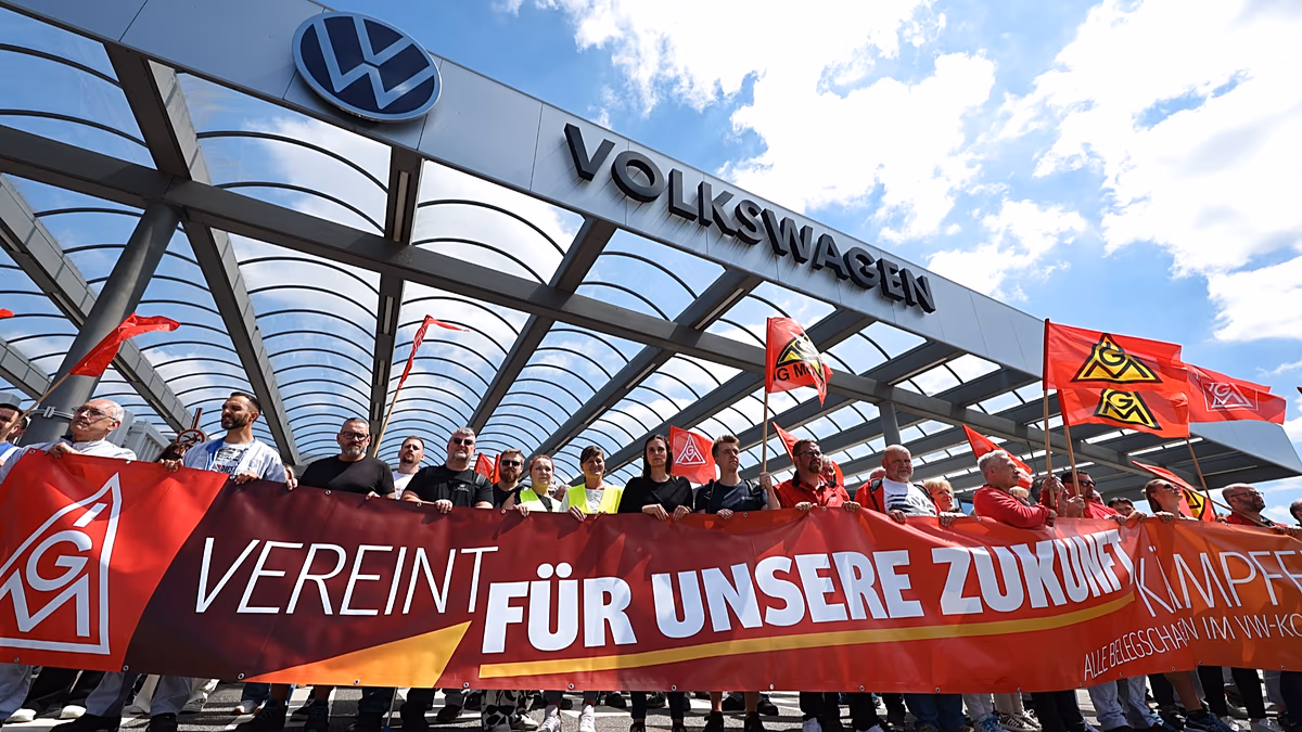 Volkswagen riskiert „erheblichen Konflikt“ mit der Belegschaft wegen Kostensenkungsmaßnahmen, warnt die Gewerkschaft