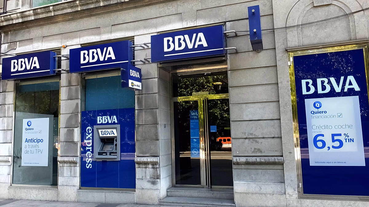 Spaniens BBVA-Bank und ehemaliger Vorstandsvorsitzender müssen sich wegen angeblicher Wirtschaftsspionage vor Gericht verantworten