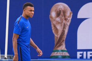 2,8-Milliarden-Euro-Kampf auf dem Spielfeld: Frankreich und Spanien stehen sich im teuersten Halbfinale der Weltmeisterschaft gegenüber