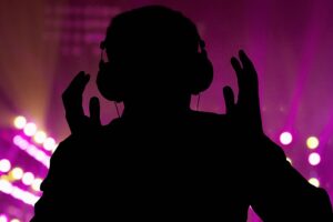 Beliebter Ibiza-DJ wird als angeblicher „Mastermind“ hinter der internationalen Drogenhandelsoperation bezeichnet