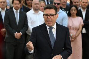 Burnham verspricht, die Stabilität wiederherzustellen, während Großbritannien in eine „neue Ära“ eintritt