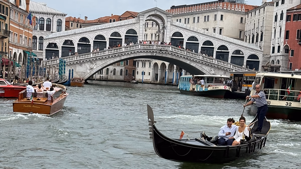 Das Venedig, das nur wenige Touristen kennen: Sonnenaufgangsläufe und das Basteln einer eigenen venezianischen Maske