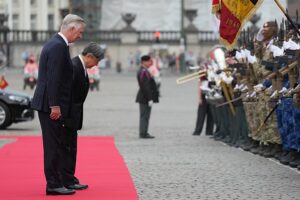 Das belgische Königshaus rollt dem japanischen Kaiser den roten Teppich aus