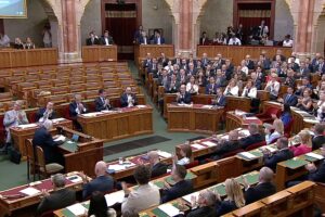 Das ungarische Parlament entlässt Präsident Tamás Sulyok