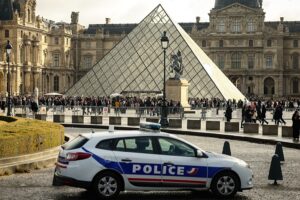 Der Drahtzieher hinter dem Louvre-Raub „dachte, wir hätten mehr mitnehmen können“, enthüllen mutmaßliche Diebe