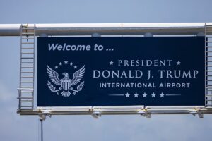 Der Flughafen Palm Beach in Südflorida wurde in President Donald J. Trump International umbenannt