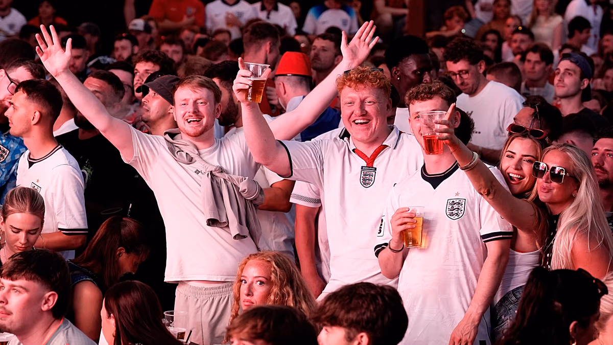 Der „Wonderwall“-Effekt: Hat England endlich eine anständige WM-Hymne bekommen?